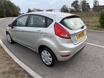 Used Ford Fiesta 2010 for sale - 79644410: Photo