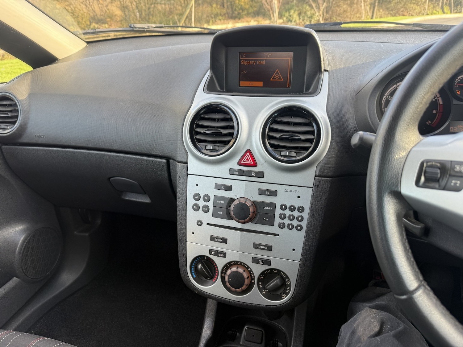 Used Vauxhall Corsa 2012 for sale - 76625388: Photo 11