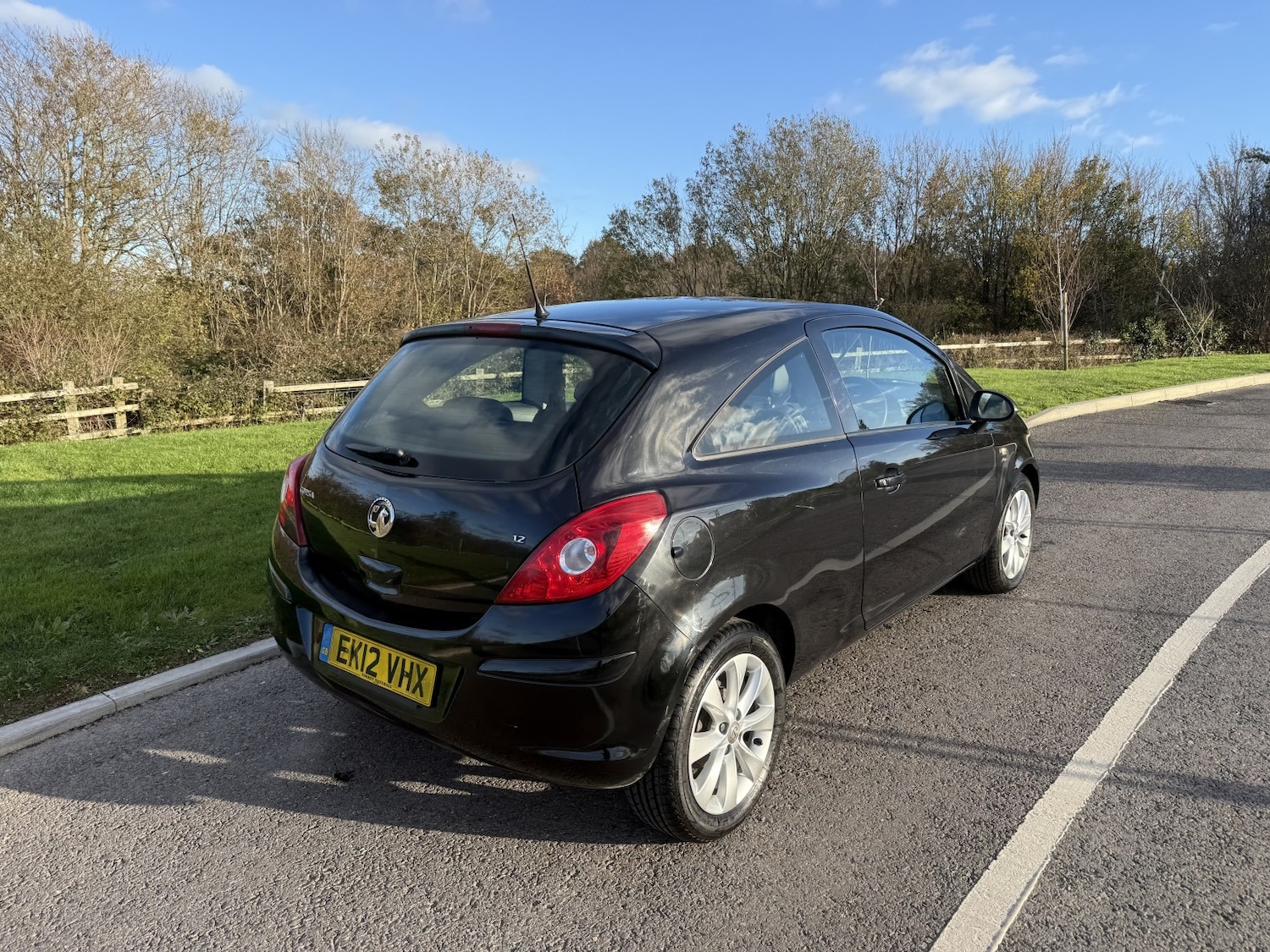 Used Vauxhall Corsa 2012 for sale - 76625388: Photo 2
