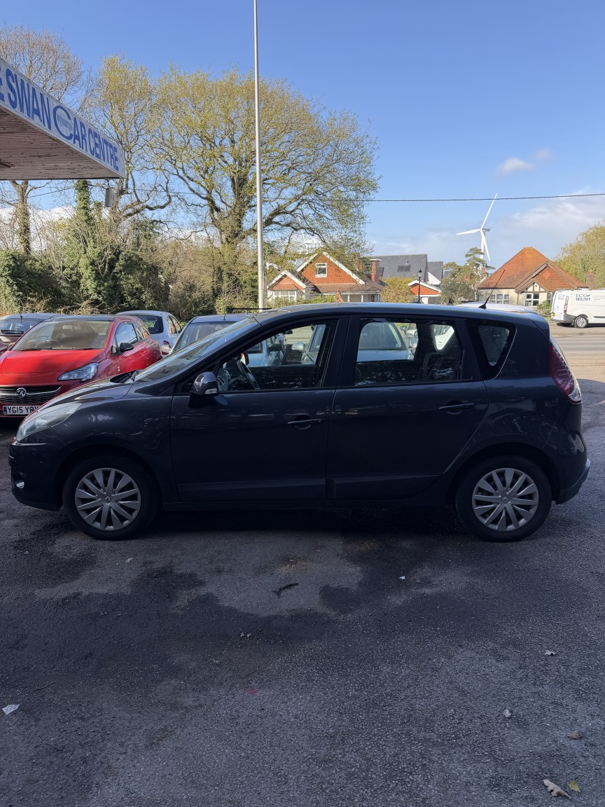 Used Renault Scenic 2009 for sale - 78190594: Photo 2