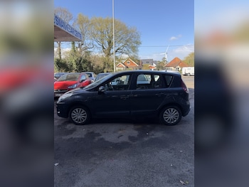 Used Renault Scenic 2009 for sale - 78190594: Photo