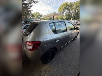Used Dacia Sandero 2014 for sale - 79347151: Photo