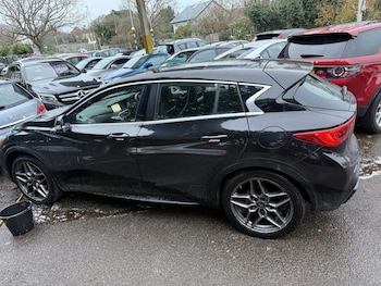 Used Infiniti Q30 2017 for sale - 76910982: Photo