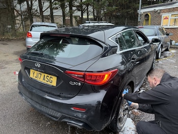 Used Infiniti Q30 2017 for sale - 76910982: Photo