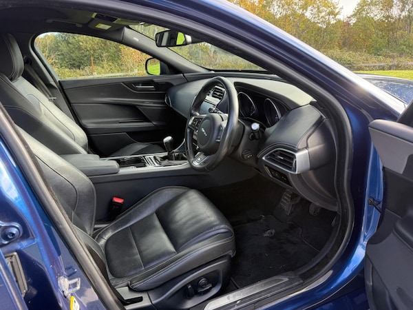 Used Jaguar XE 2016 for sale - 76211867: Photo 11