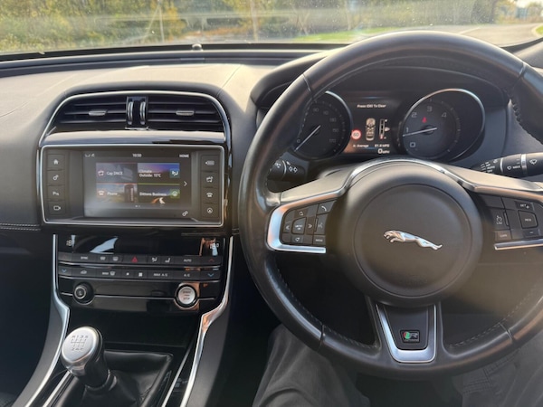 Used Jaguar XE 2016 for sale - 76211867: Photo 12