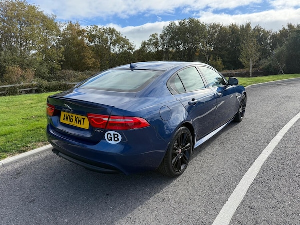 Used Jaguar XE 2016 for sale - 76211867: Photo 4