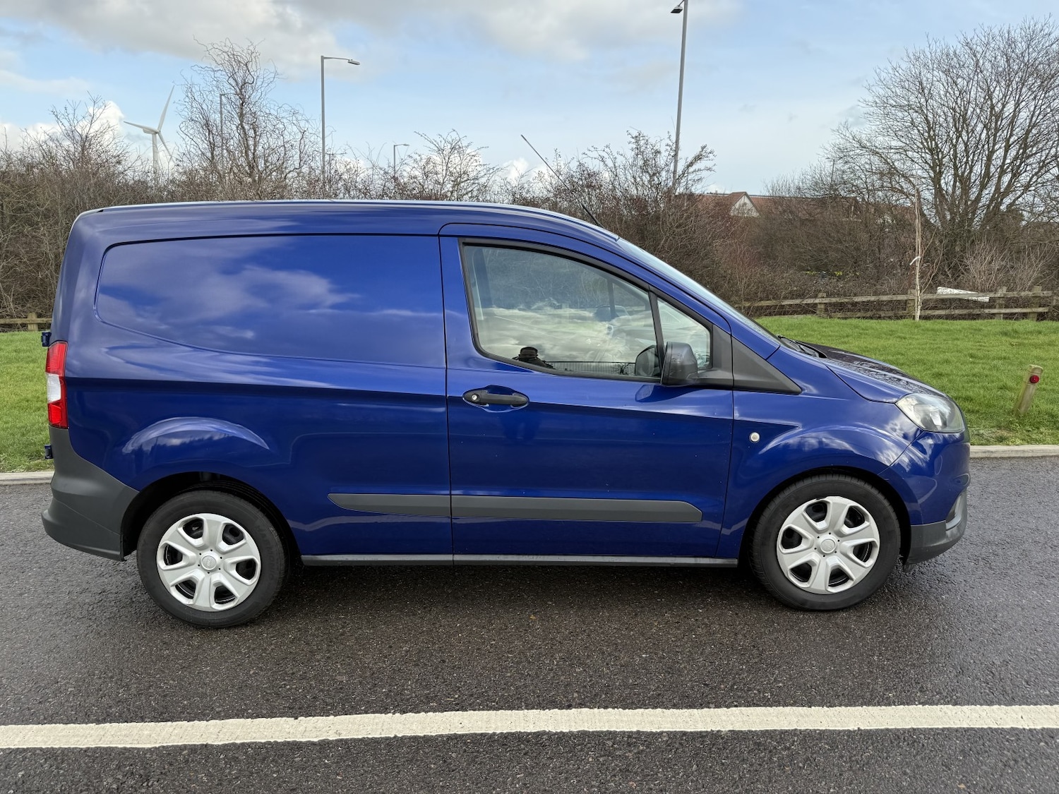 Used Ford Transit Courier 2018 for sale - 77363650: Photo 2