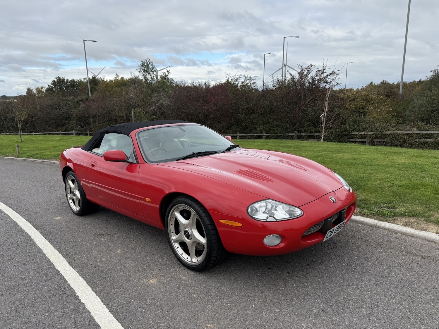 Used Jaguar XKR 2001 for sale - 76504673: Photo 1