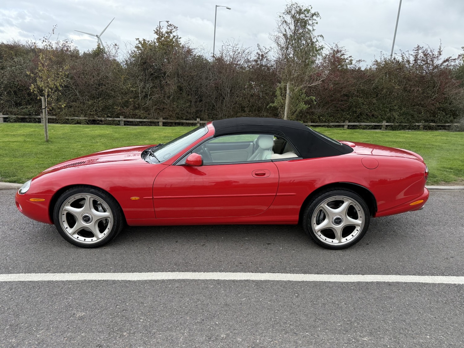 Used Jaguar XKR 2001 for sale - 76504673: Photo 8