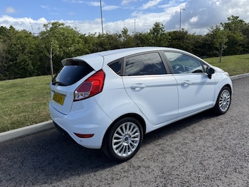 Used Ford Fiesta 2015 for sale - 78628412: Photo