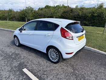 Used Ford Fiesta 2015 for sale - 78628412: Photo