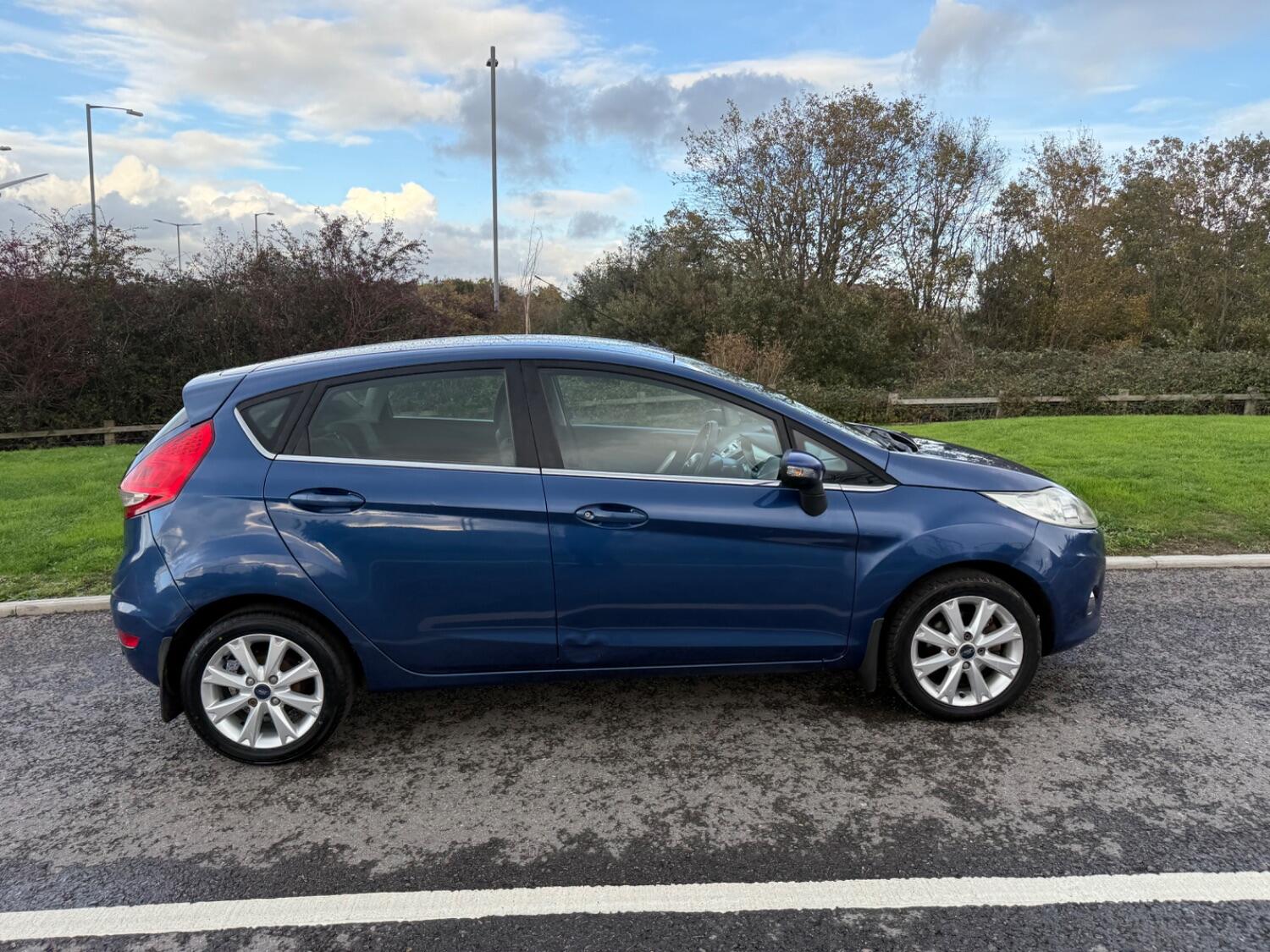 Used Ford Fiesta 2010 for sale - 76347207: Photo 7