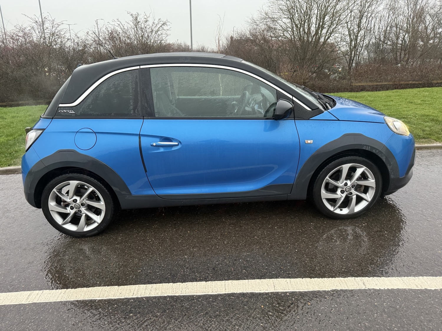 Used Vauxhall ADAM 2015 for sale - 77516129: Photo 2
