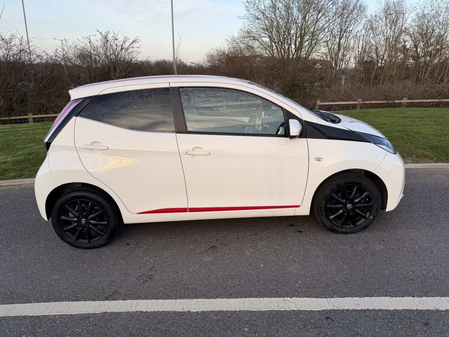 Used Toyota AYGO 2017 for sale - 77662236: Photo 2