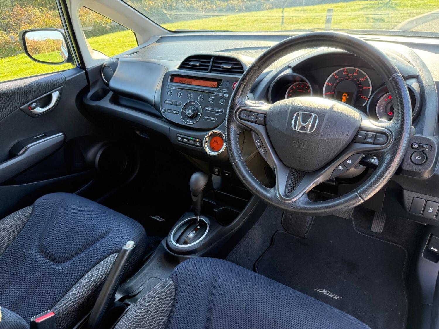 Used Honda Jazz 2013 for sale - 76093666: Photo 9