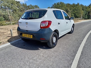 Used Dacia Sandero 2015 for sale - 79395263: Photo