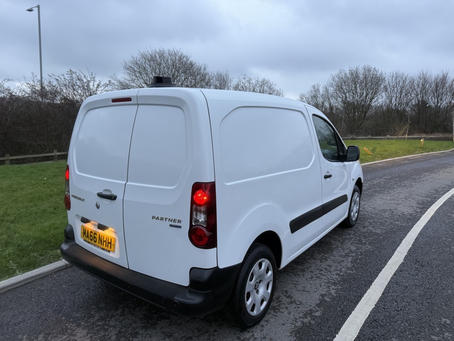 Used Peugeot Partner 2016 for sale - 77329234: Photo 2