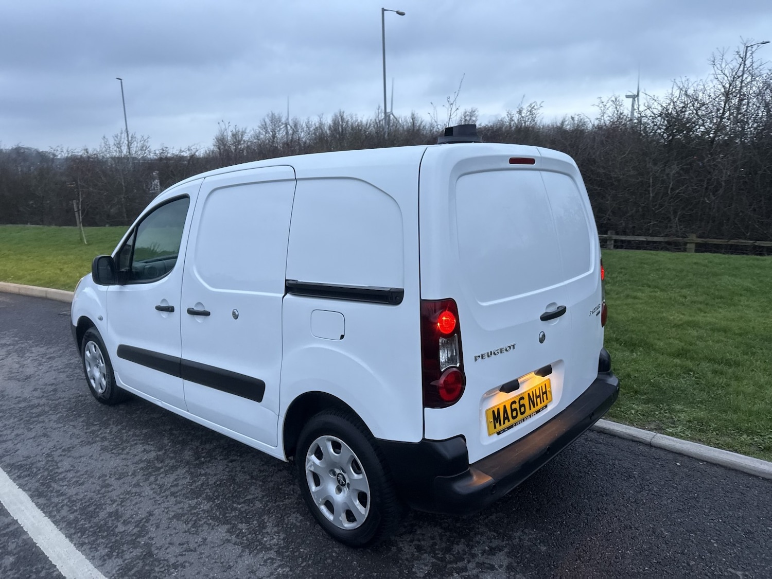 Used Peugeot Partner 2016 for sale - 77329234: Photo 4