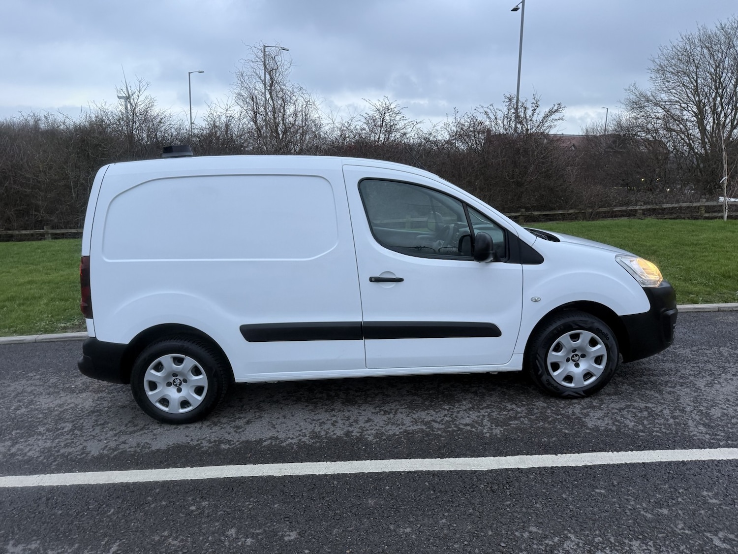 Used Peugeot Partner 2016 for sale - 77329234: Photo 6