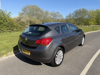 Used Vauxhall Astra 2010 for sale - 78139427: Photo
