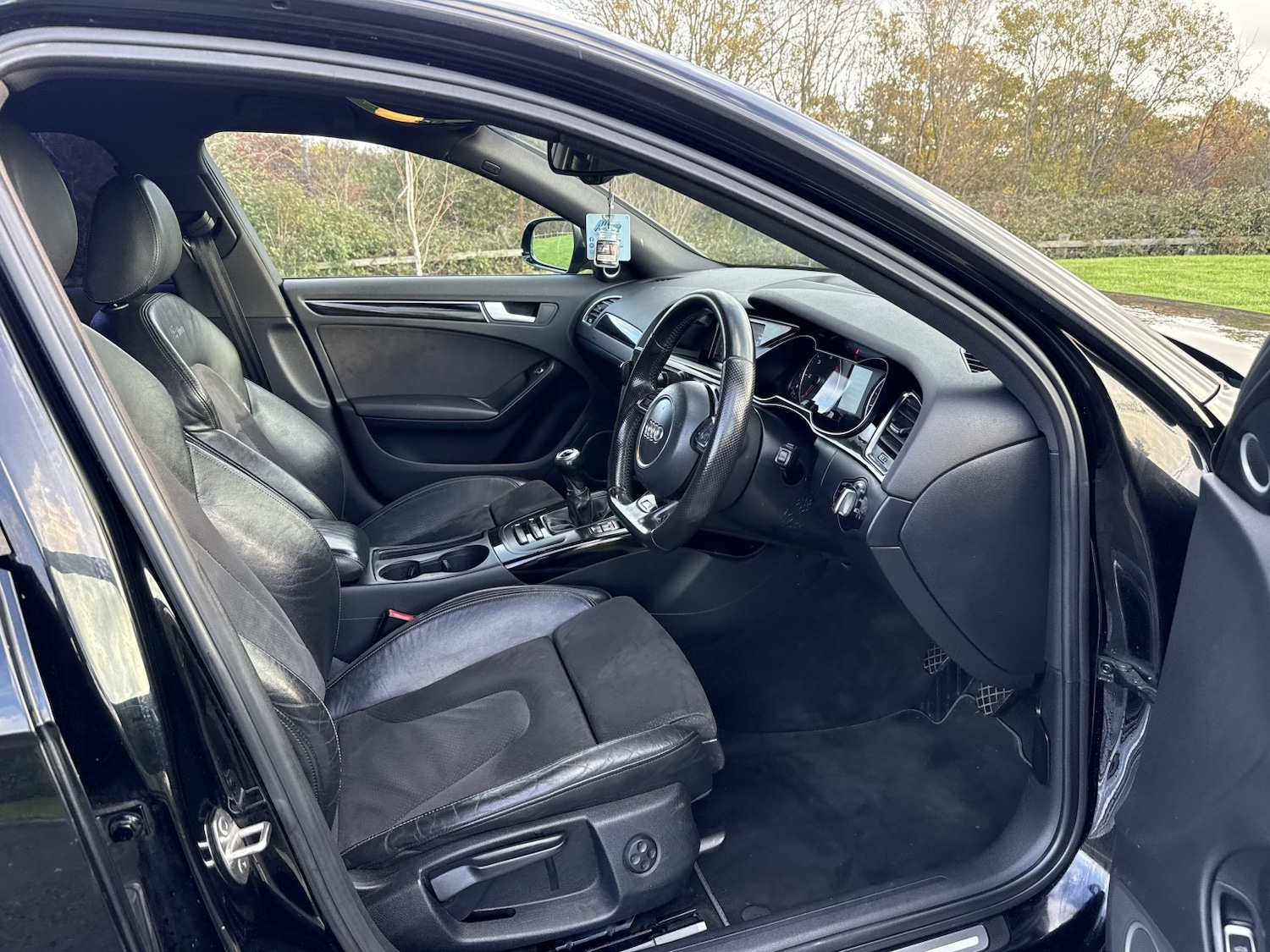 Used Audi A4 2012 for sale - 76559997: Photo 9