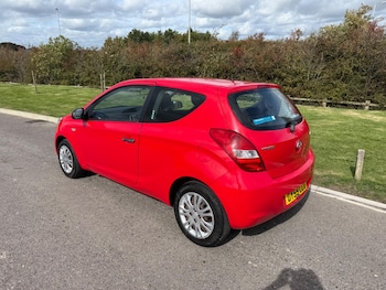 Used Hyundai i20 2009 for sale - 75975631: Photo