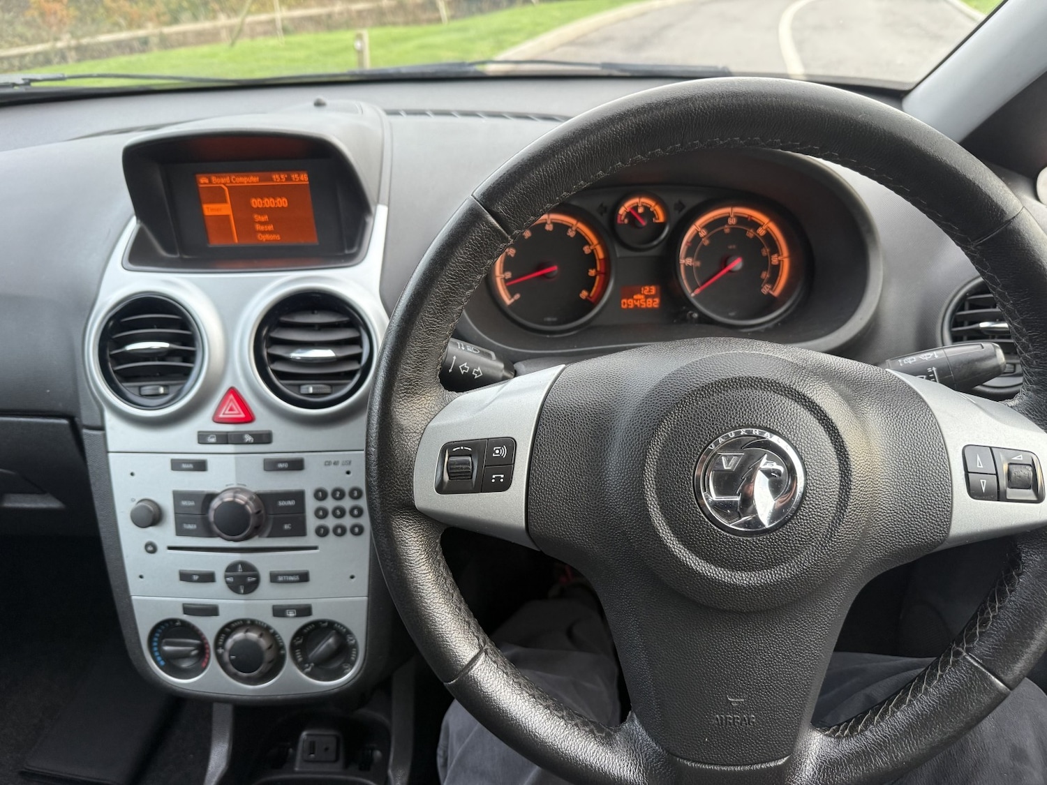 Used Vauxhall Corsa 2013 for sale - 76553990: Photo 8