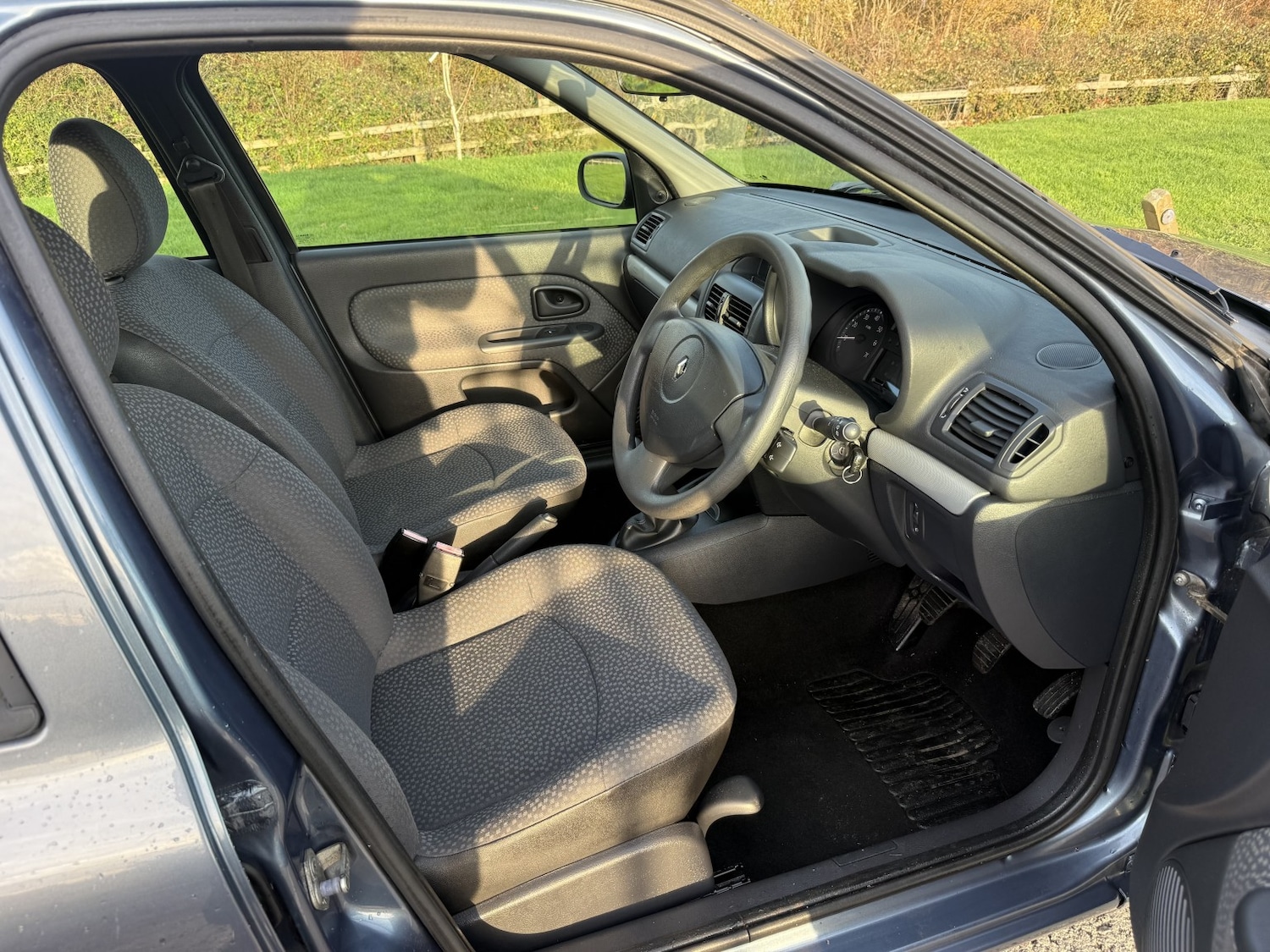 Used Renault Clio 2007 for sale - 76497469: Photo 9