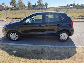 Used Volkswagen Polo 2015 for sale - 79507860: Photo