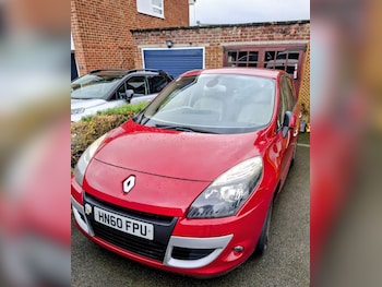 2010 - 2.0 dCi Privilege TomTom 5-Door