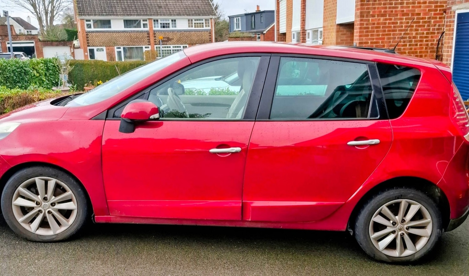 Used Renault Scenic 2010 for sale - 77735744: Photo 2