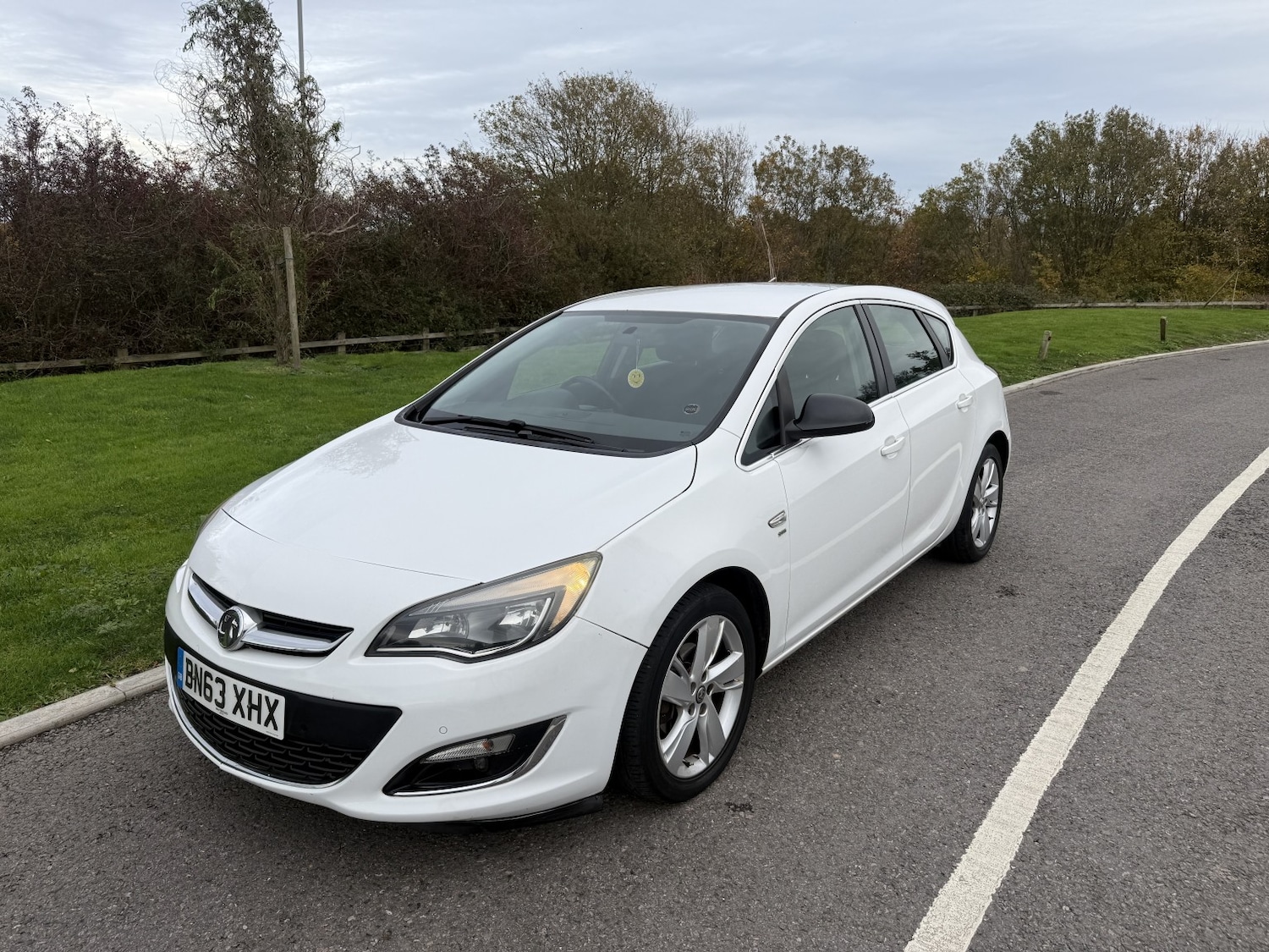 Used Vauxhall Astra 2013 for sale - 76471155: Photo 2