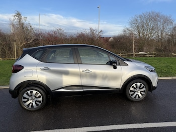 Used Renault Captur 2019 for sale - 77008101: Photo