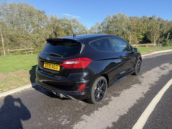 Used Ford Fiesta 2018 for sale - 79779706: Photo