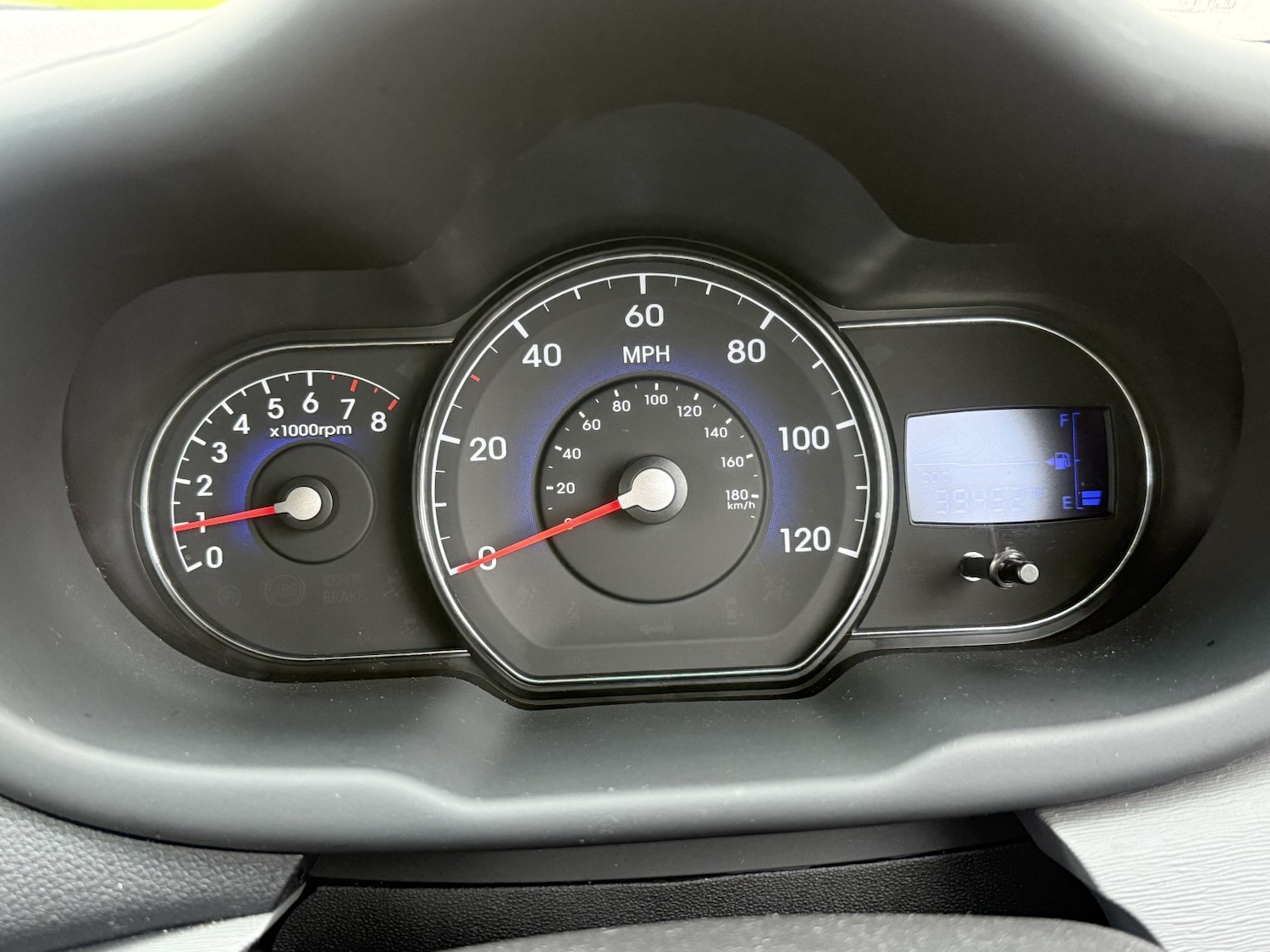 Used Hyundai i10 2013 for sale - 77135893: Photo 10