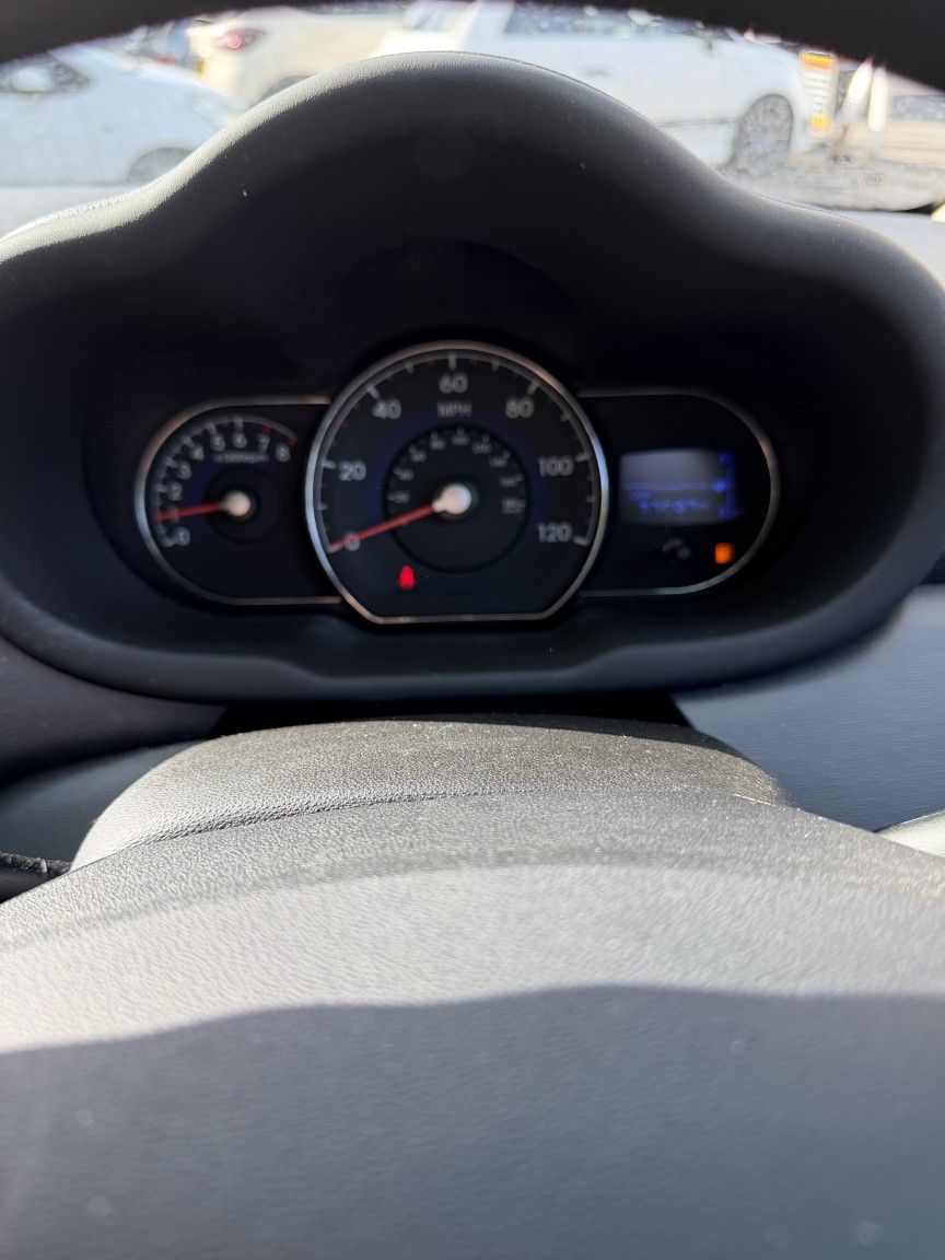 Used Hyundai i10 2013 for sale - 78219611: Photo 10