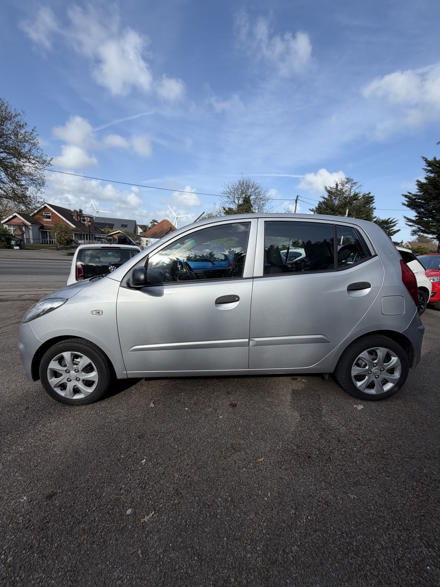 Used Hyundai i10 2013 for sale - 78219611: Photo 8