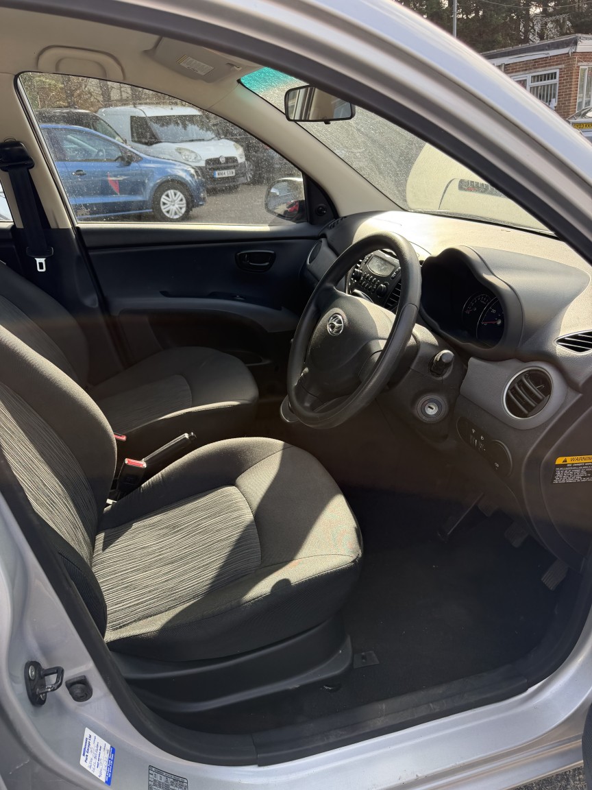 Used Hyundai i10 2013 for sale - 78219611: Photo 9