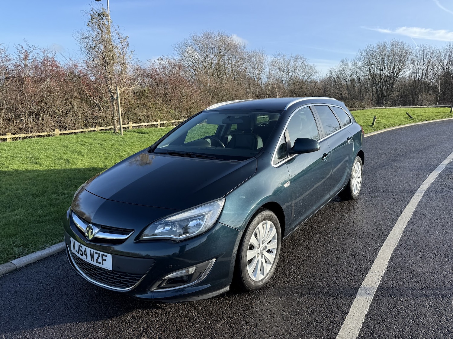 Used Vauxhall Astra 2014 for sale - 77008109: Photo 2