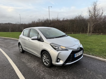Used Toyota Yaris 2017 for sale - 77233804: Photo