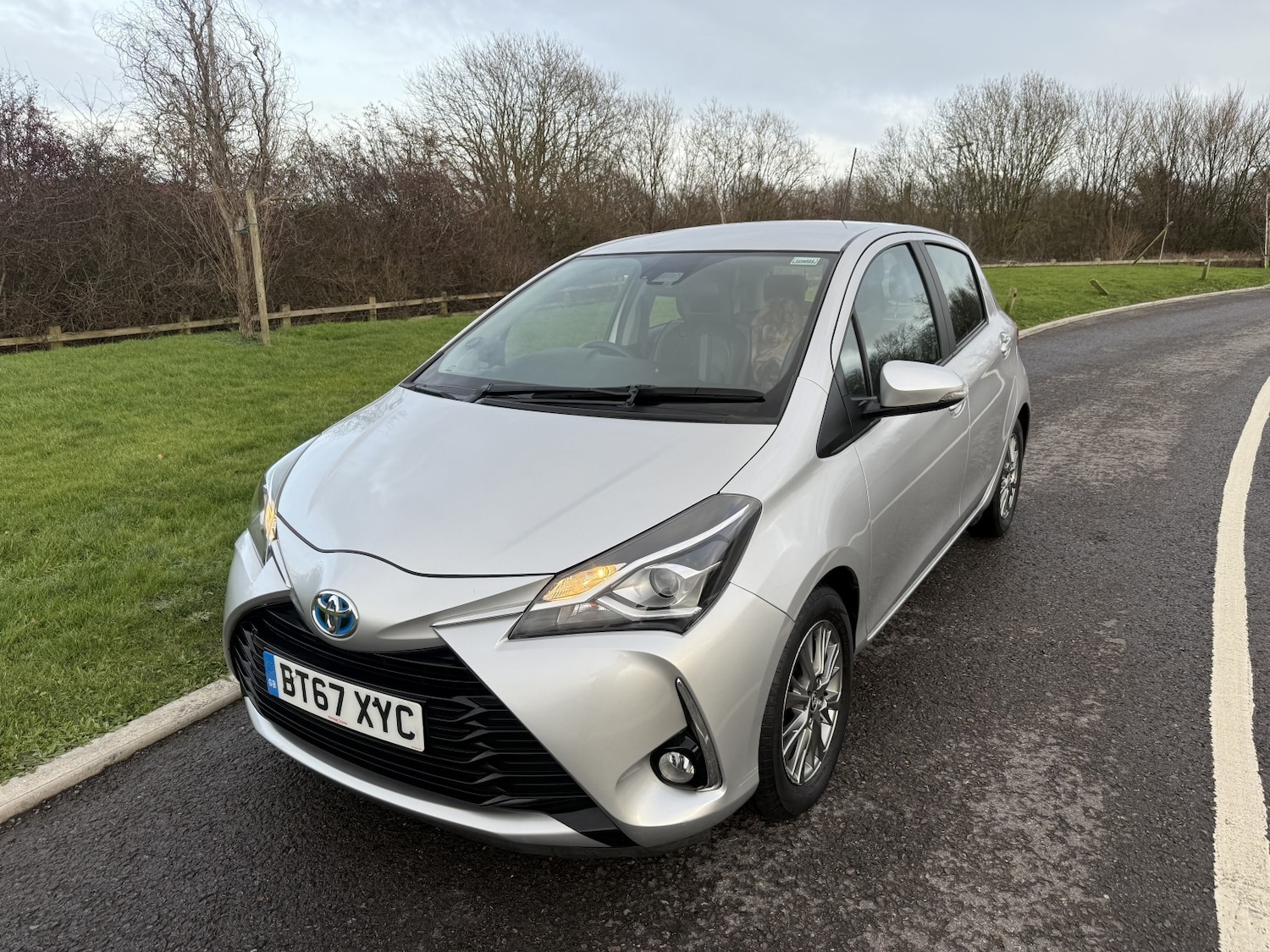 Used Toyota Yaris 2017 for sale - 77233804: Photo 5