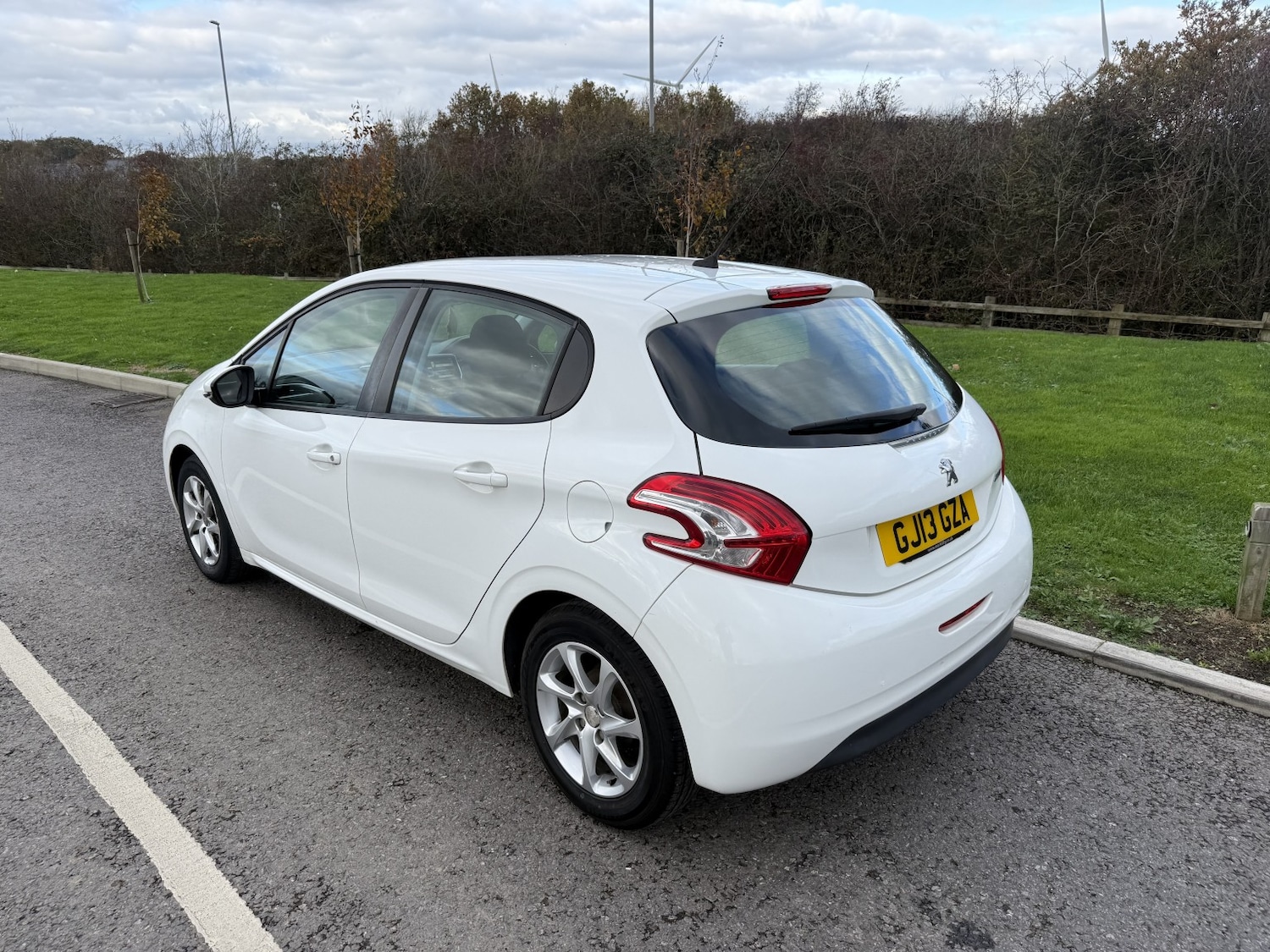 Used Peugeot 208 2013 for sale - 76510895: Photo 4