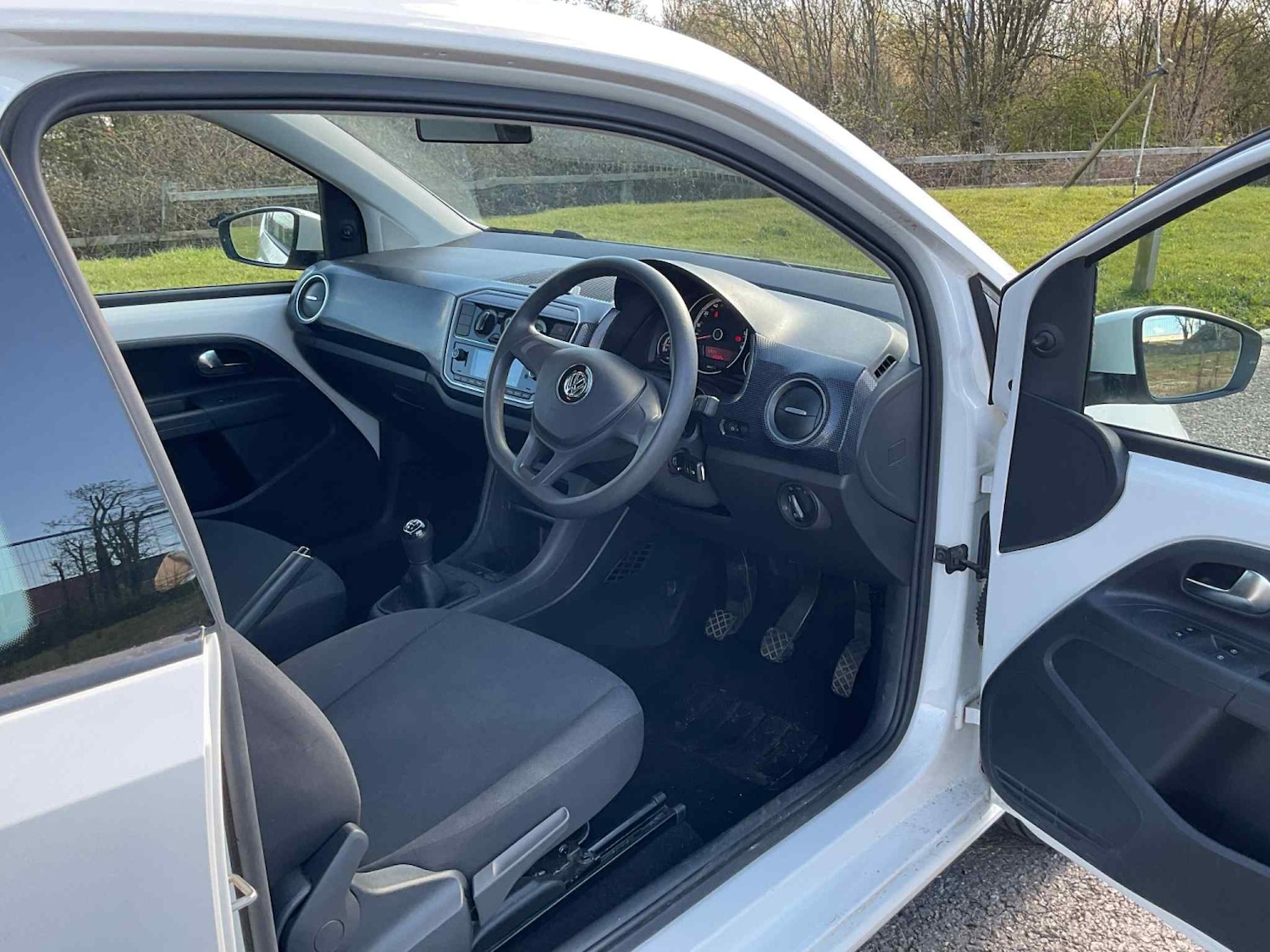 Used Volkswagen up! 2016 for sale - 78139429: Photo 5