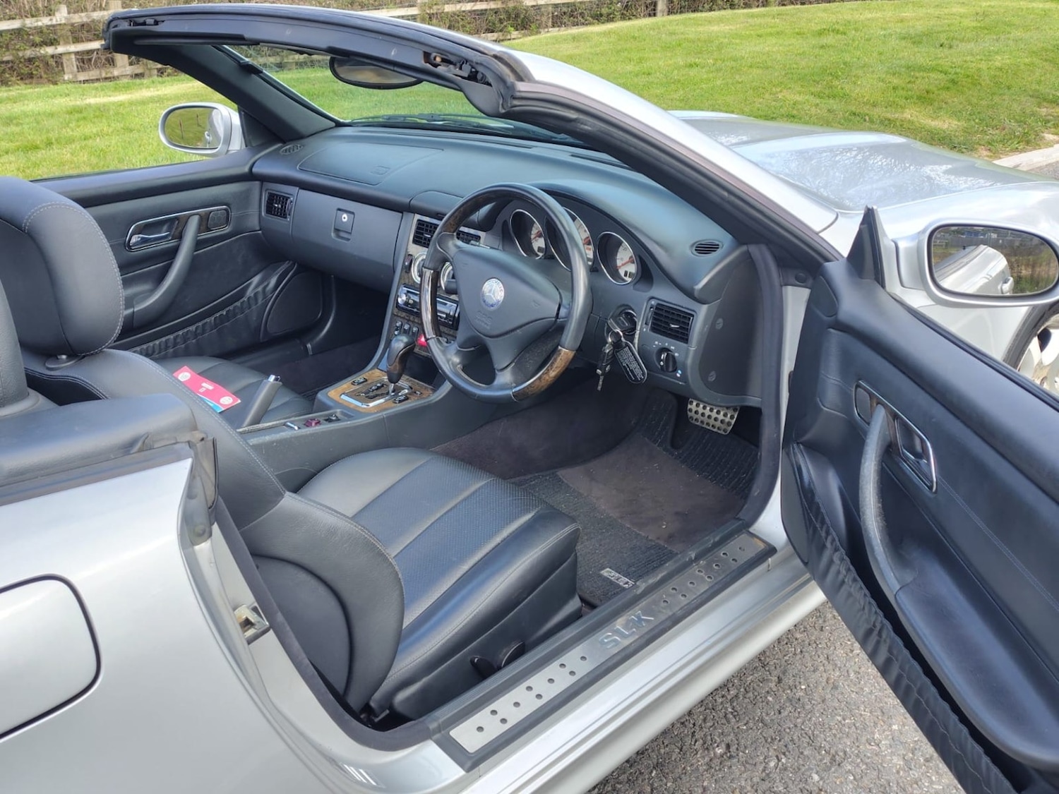 Used Mercedes-Benz SLK 2002 for sale - 78139399: Photo 8