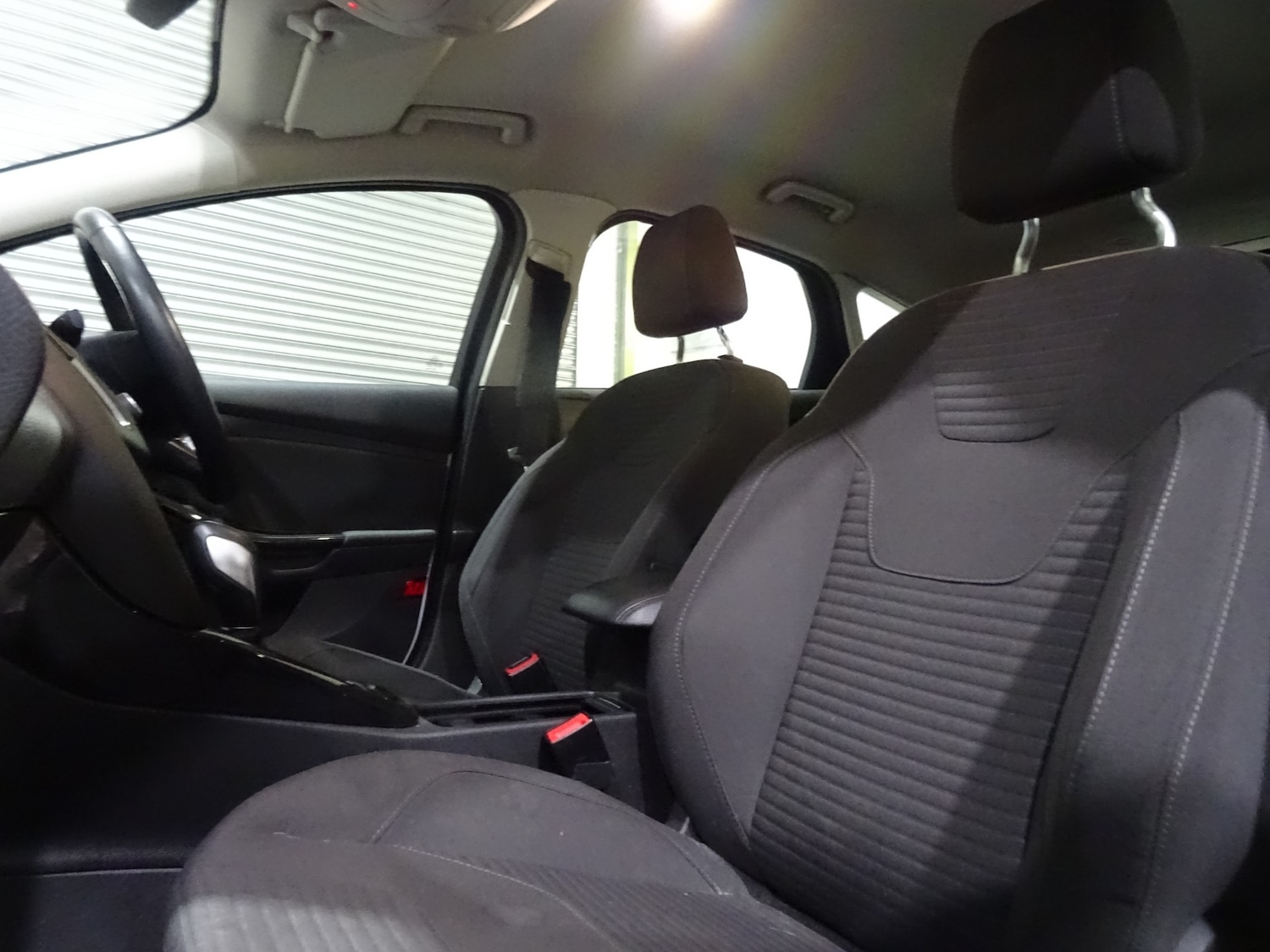 Used Ford Focus 2017 for sale - 77393610: Photo 2