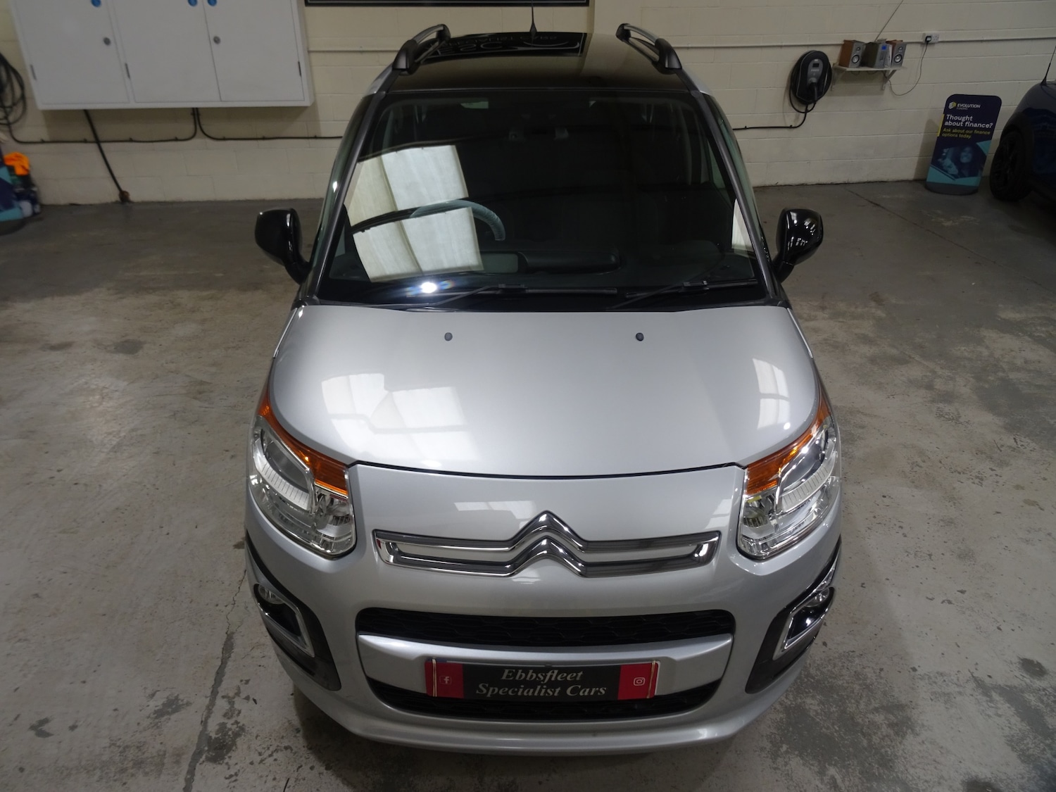 Vehicle 44