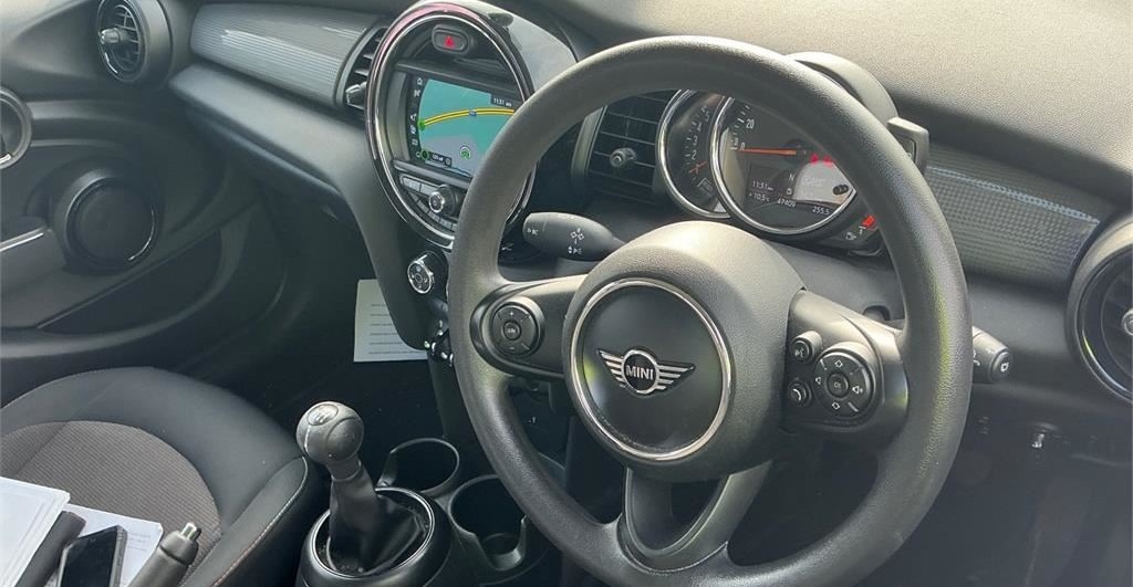 Used MINI Hatch 2018 for sale - 77804074: Photo 2