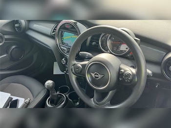 Used MINI Hatch 2018 for sale - 77804074: Photo