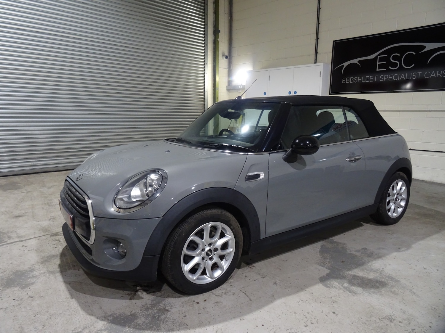 Used MINI Convertible 2017 for sale - 76971592: Photo 16